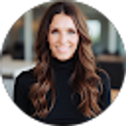 Profile photo of Nikki Weatherly