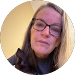 Profile photo of Deb Hollinger