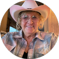 Profile photo of Cindy Dow