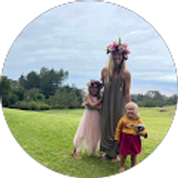 Profile photo of Lindsay Groth