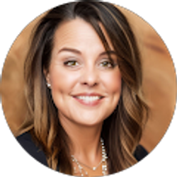 Profile photo of Lyndsey Normand