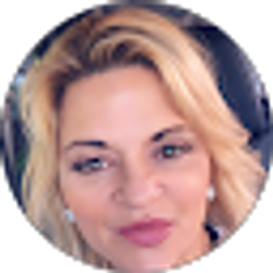 Profile photo of Leslie Henderson