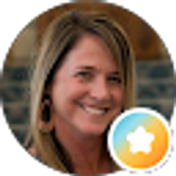 Profile photo of Kelle Bush