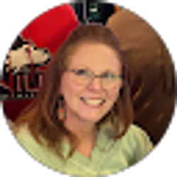Profile photo of Lorrie Mahoney