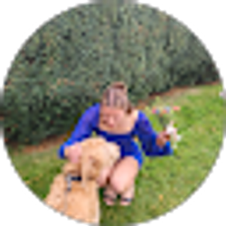 Profile photo of Maddie Simons