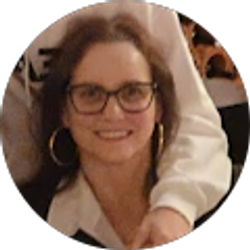 Profile photo of Cristiane Visconzin