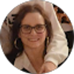 Profile photo of Cristiane Visconzin