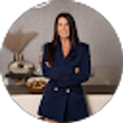 Profile photo of Beth Lowe