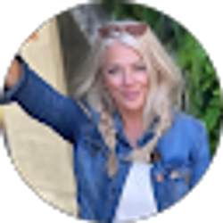 Profile photo of Loretta Thomasulo