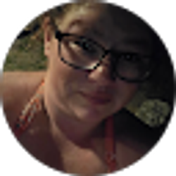 Profile photo of Lara Parker