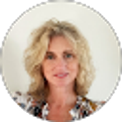 Profile photo of Renee Ryan