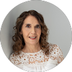 Profile photo of Leslie Fox