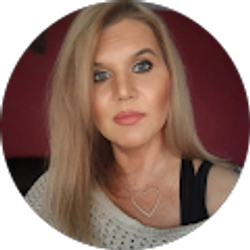 Profile photo of Michelle Nowakowski