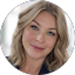 Profile photo of Lindsey Molina