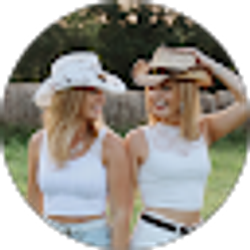 Profile photo of Kelly and Sarah