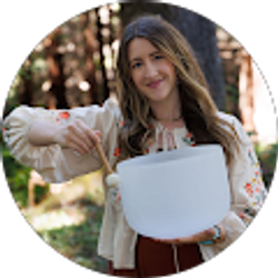 Profile photo of Lauren Davey