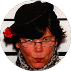 Profile photo of Roxanne Adams