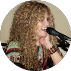 Profile photo of Caprecia Simmons (DK Buckingham)