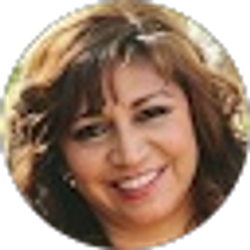 Profile photo of Laura Kelly