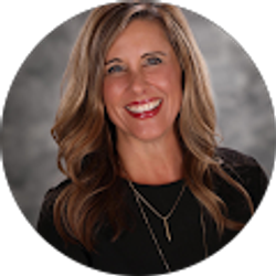 Profile photo of Jen Elliott