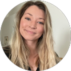 Profile photo of Holly Roberson