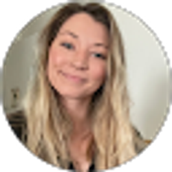 Profile photo of Holly Roberson