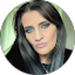 Profile photo of Hollie Storm
