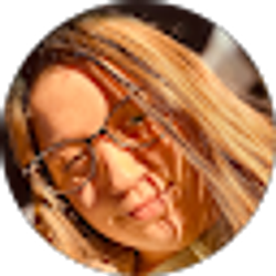 Profile photo of Ashley Ross