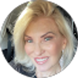 Profile photo of Sue Reagan