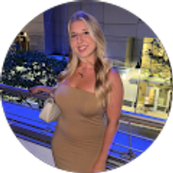 Profile photo of Samantha Romano