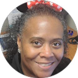 Profile photo of Alexandra Robinson