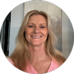 Profile photo of Amy Simpson