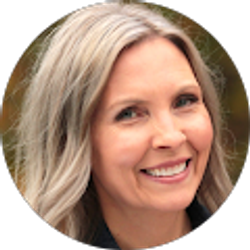 Profile photo of Stacey Laatsch