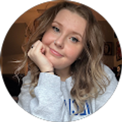 Profile photo of ashlee lang