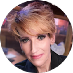 Profile photo of Carrie Aillet
