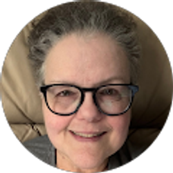 Profile photo of Lisa Royalty (dented angel)