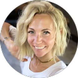 Profile photo of Lindsey Lee Summers