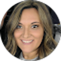 Profile photo of Roxana Holt