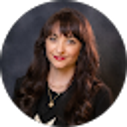 Profile photo of Raya McCracken