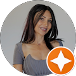 Profile photo of Amy Emmoyan