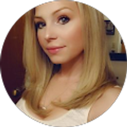 Profile photo of It's Holly Kay