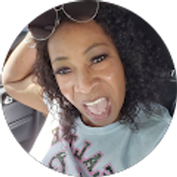 Profile photo of Samantha Ross