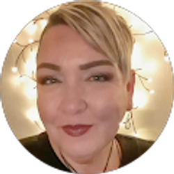Profile photo of Leslie Moore