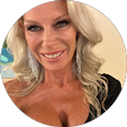 Profile photo of Stephanie Terry