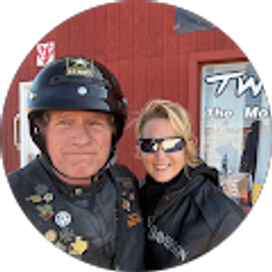 Profile photo of Tom & Julie