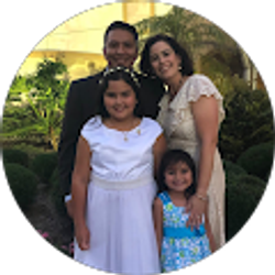 Profile photo of Devorah y Angel Quezada Farias