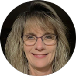 Profile photo of Lynn Streuli