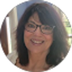Profile photo of Lisa Suozzi