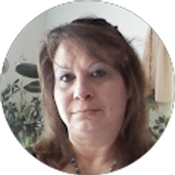 Profile photo of Linda Holmes