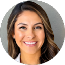 Profile photo of Lauren DeMarzo